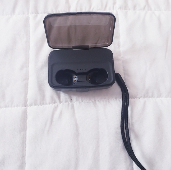 Wireless Headphones - Picture 3 of 6